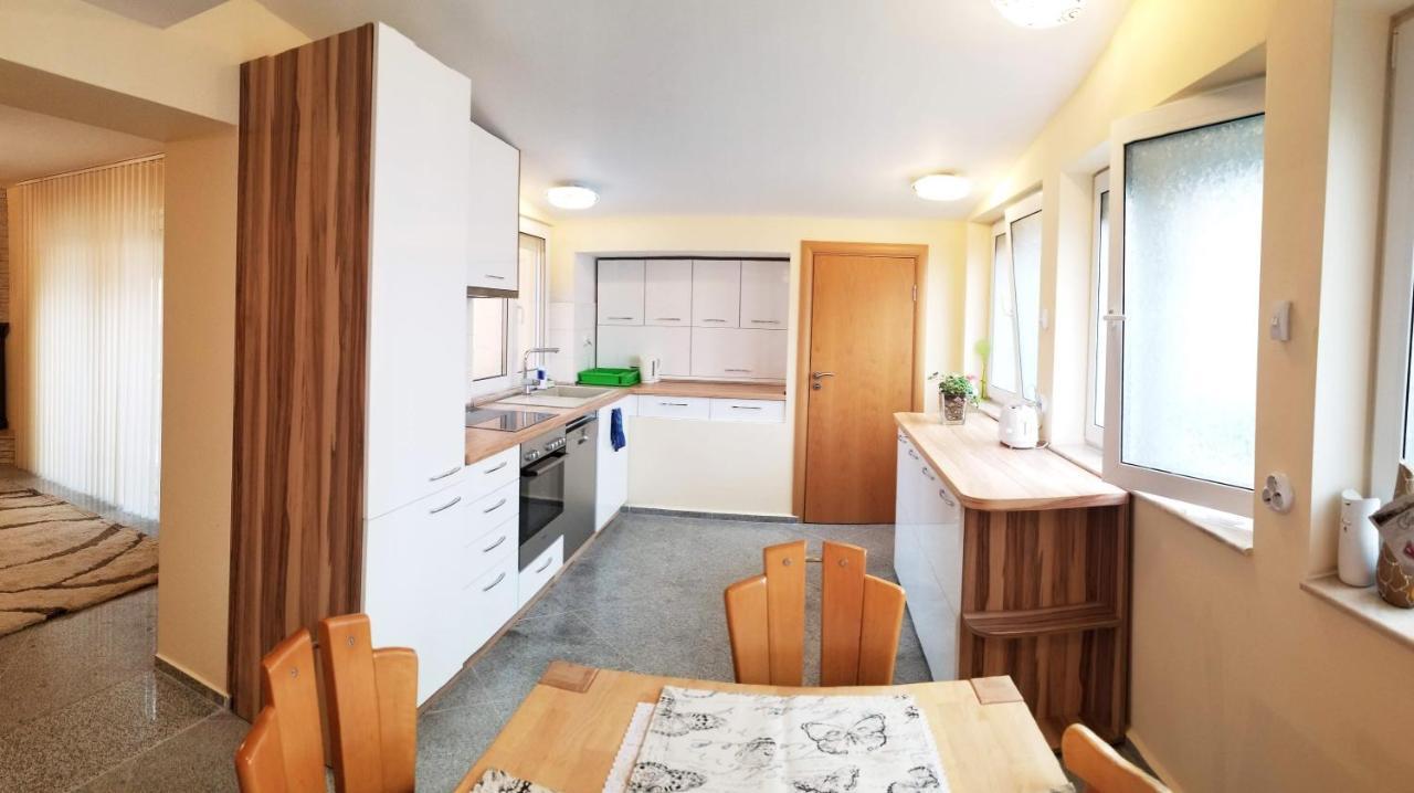 A Spacious 3 Bedroom Apartment In Bad Abbach/Regensburg Bagian luar foto